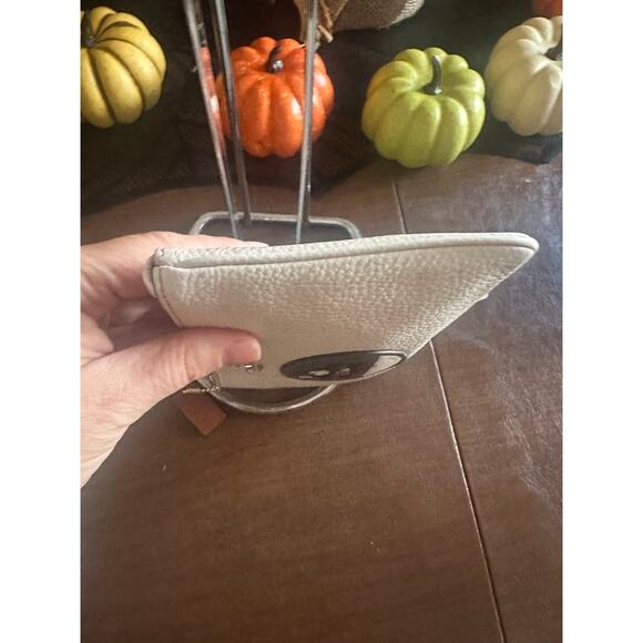 Coach X Disney Collaboration Minnie Mouse Wristlet Women’s EUC - Picture 6 of 9